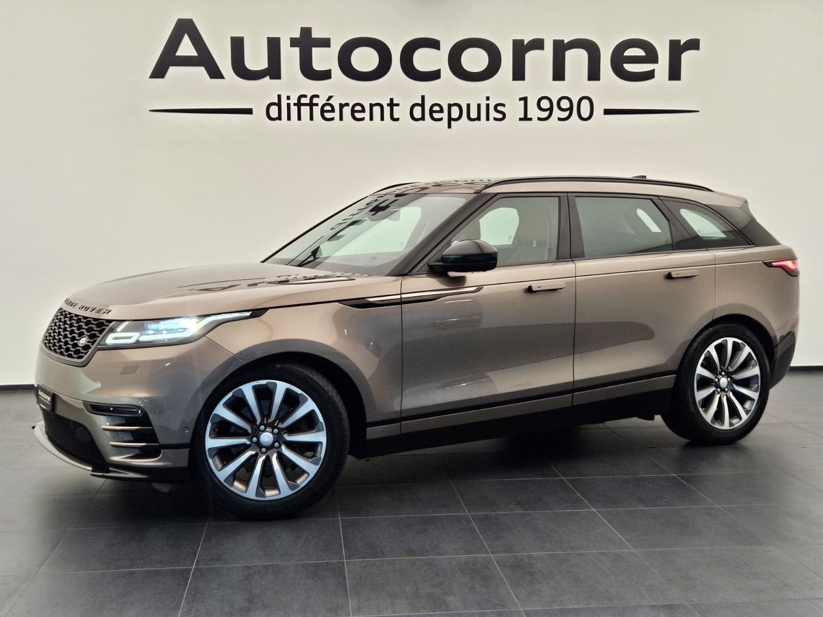 LAND ROVER Range Rover Velar R-Dynamic D 300 HSE Automatic-image-0