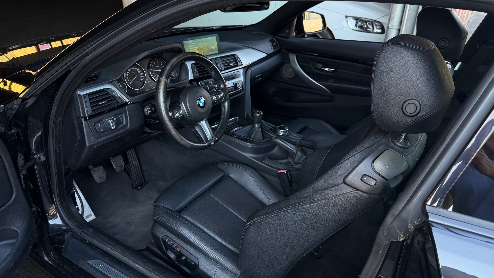 BMW 435i Coupé xDrive Sport Line-image-9
