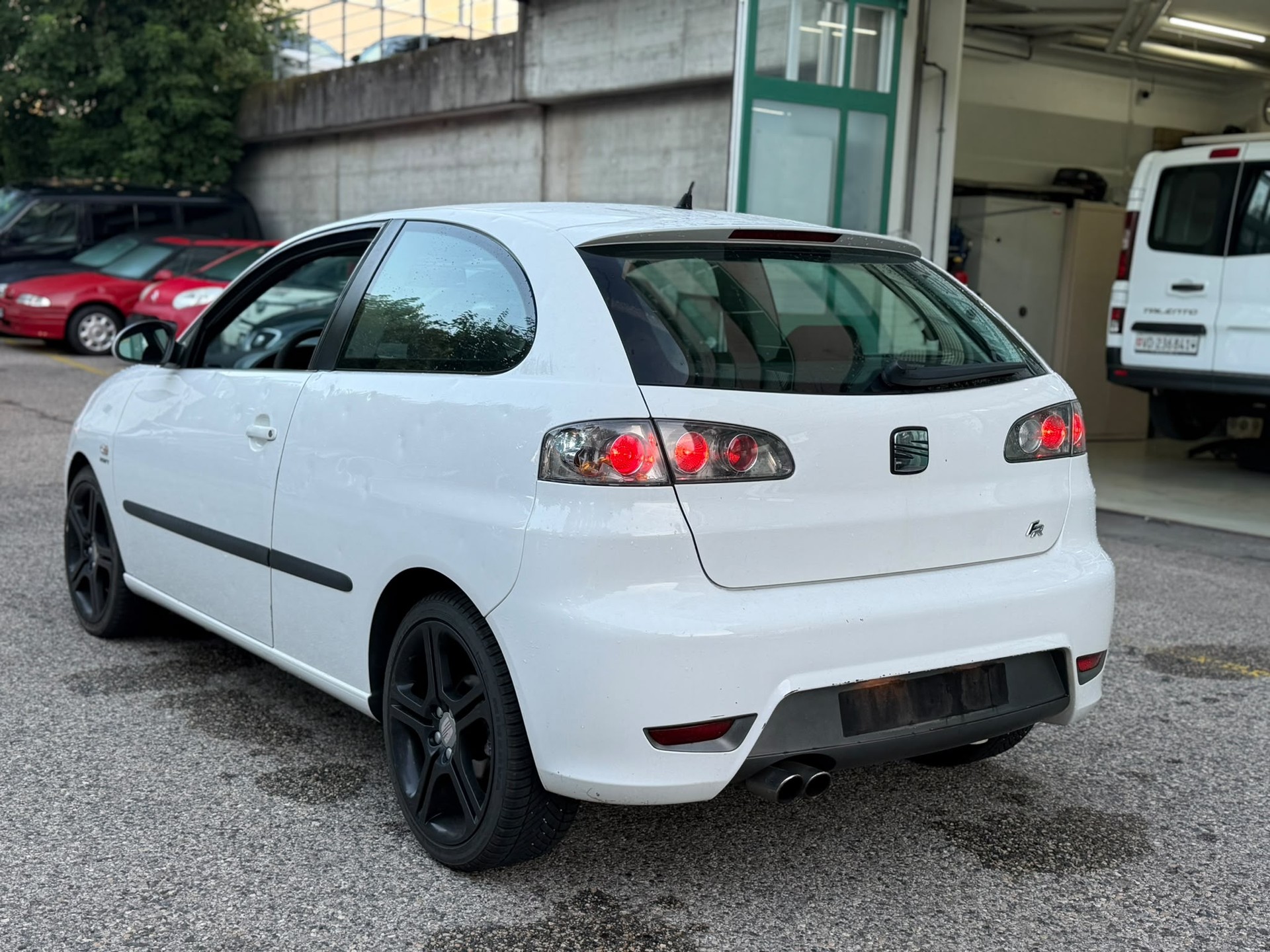 SEAT Ibiza 1.8 20V Turbo FR-image-4