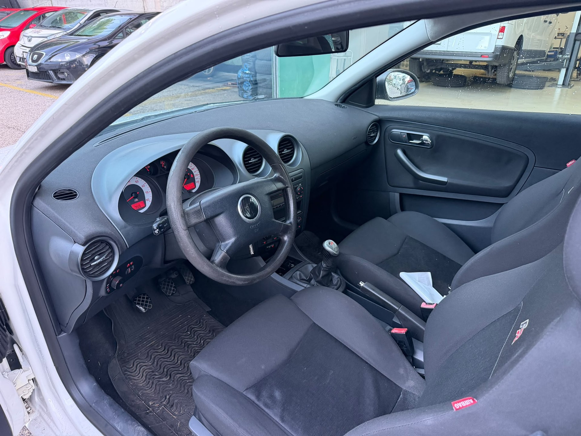 SEAT Ibiza 1.8 20V Turbo FR-image-6