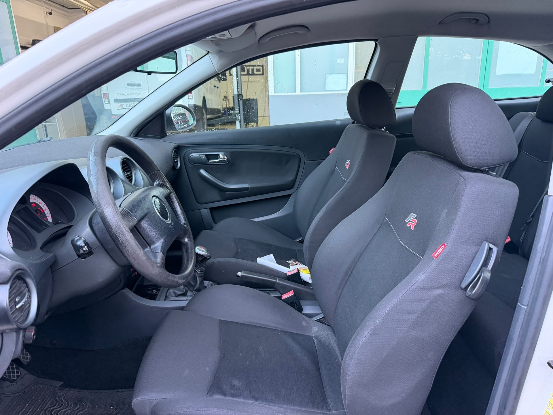 SEAT Ibiza 1.8 20V Turbo FR-image-8