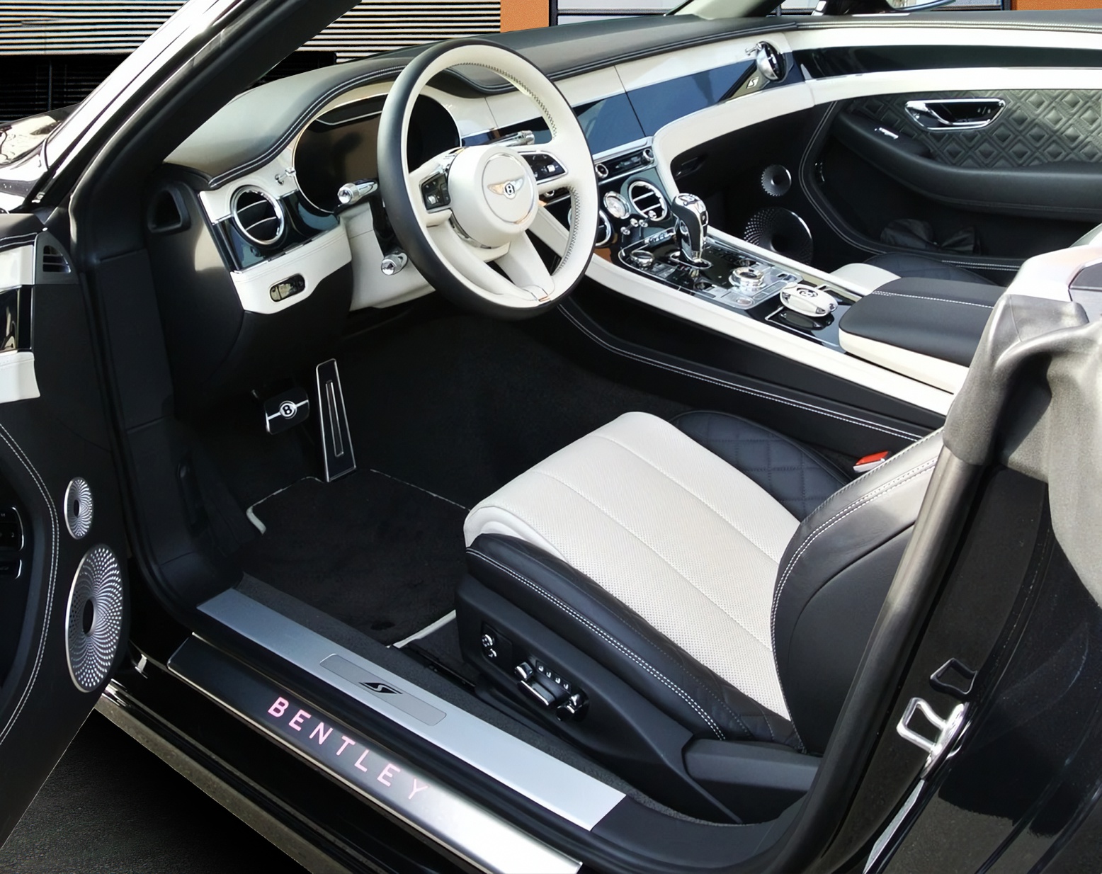 BENTLEY Continental GTC 4.0 V8 S / CH - Auslieferung-image-17