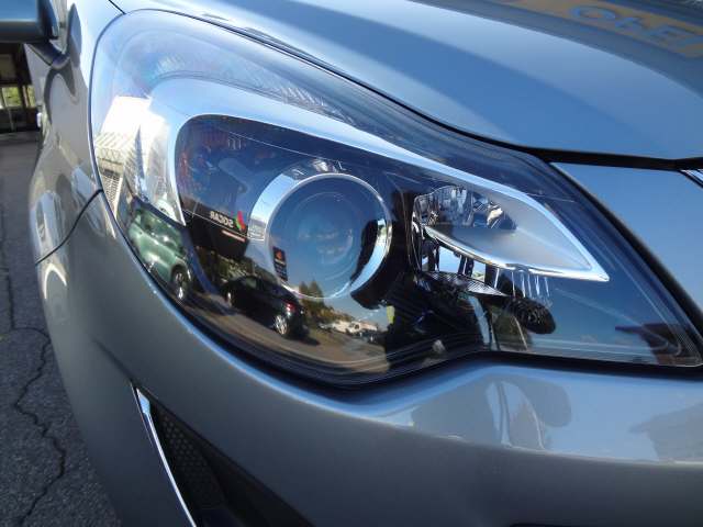 OPEL Corsa 1.4 Anniversary-image-2
