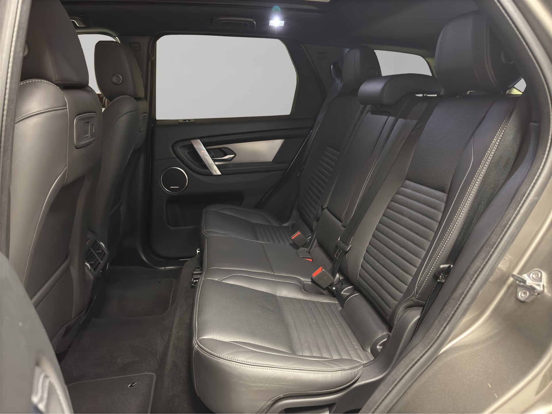 LAND ROVER Discovery Sport 1.5 T 270e Dynamic HSE-image-7