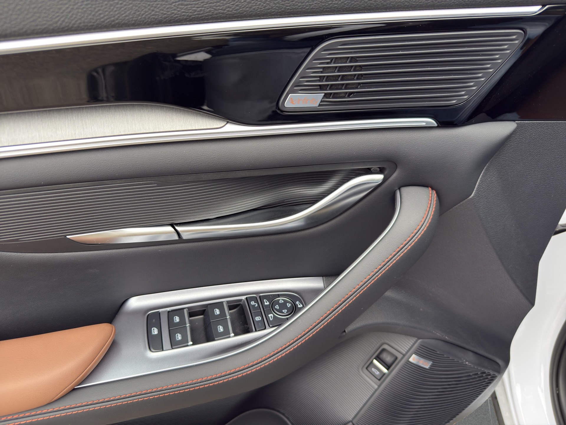 BYD Seal U DM-i Design AWD-image-8