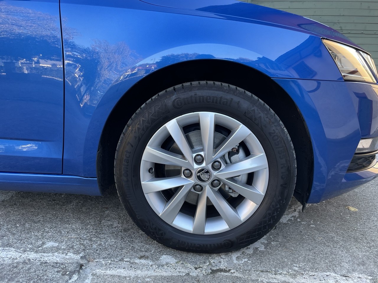 SKODA Octavia Combi 2.0 TDI Ambition 4x4-image-6