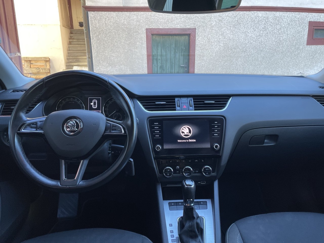 SKODA Octavia Combi 2.0 TDI Ambition 4x4-image-9