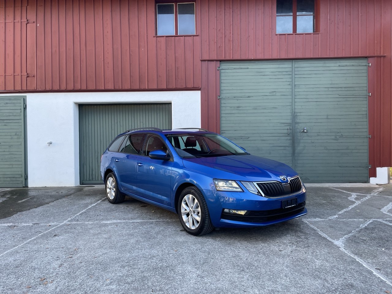 SKODA Octavia Combi 2.0 TDI Ambition 4x4-image-4
