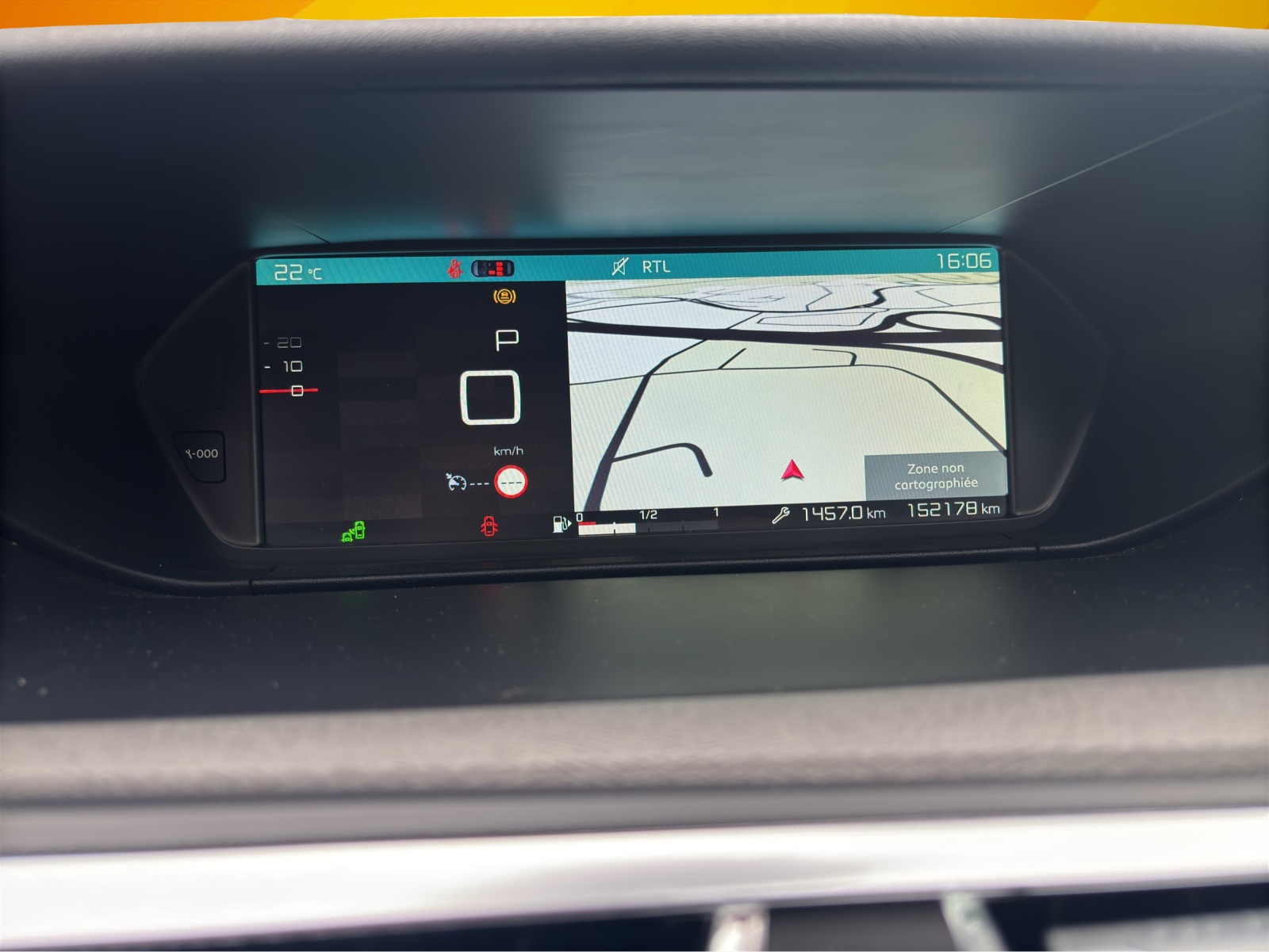 CITROEN C4 Picasso 1.6i 16V THP Shine EAT6 "GRELE"-image-9