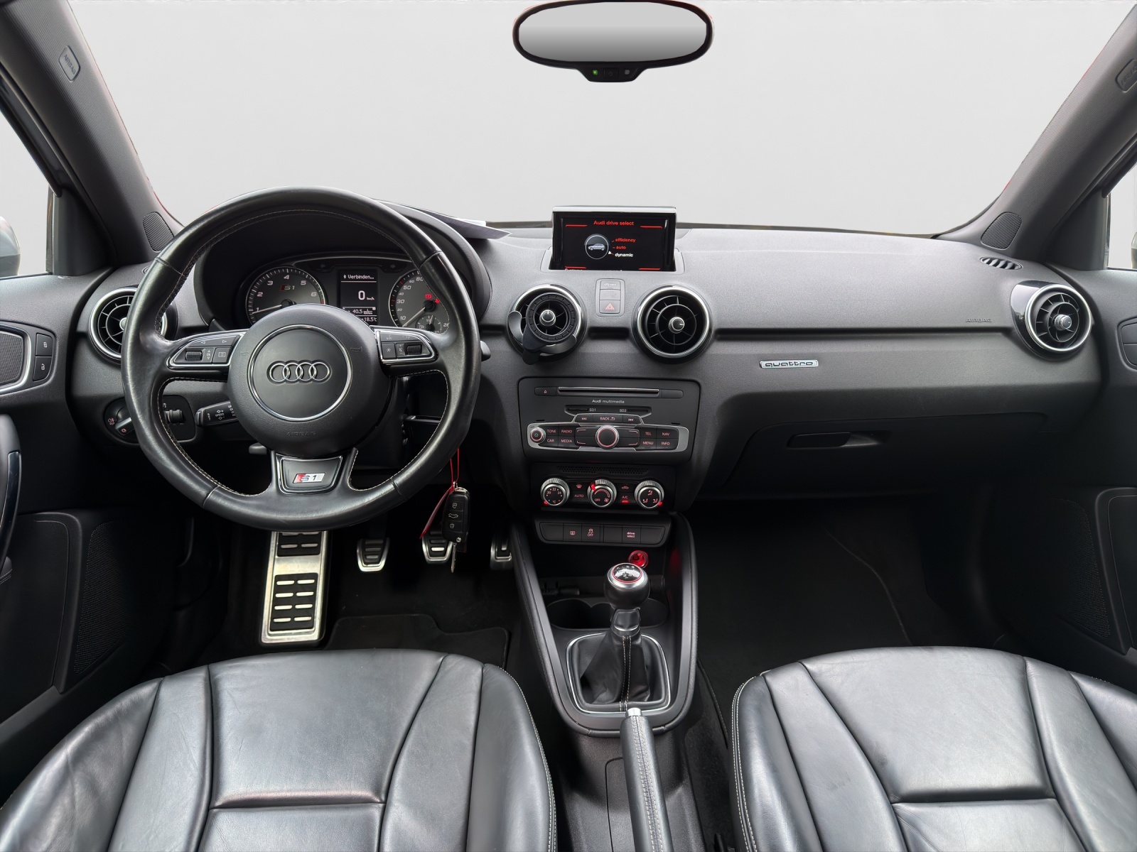 AUDI S1 Sportback 2.0 TFSI Sport quattro-image-10
