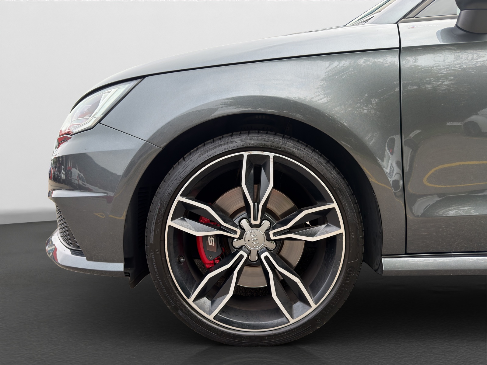 AUDI S1 Sportback 2.0 TFSI Sport quattro-image-14