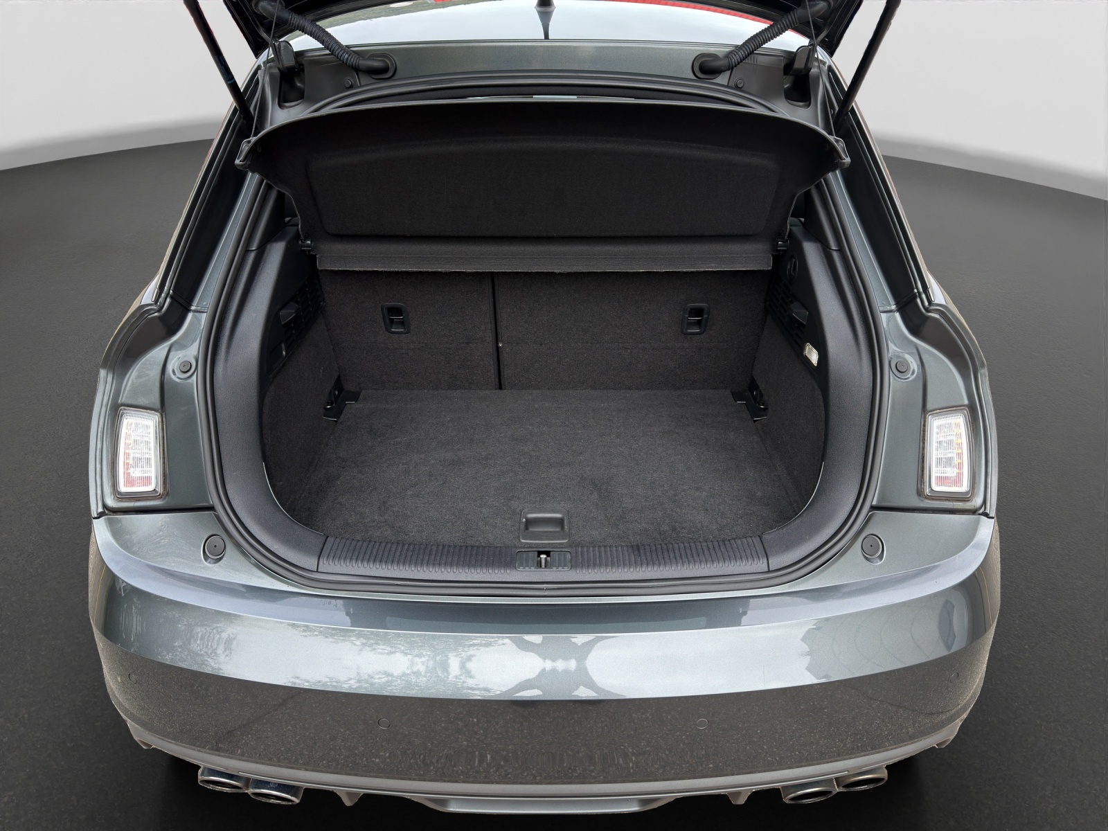 AUDI S1 Sportback 2.0 TFSI Sport quattro-image-13