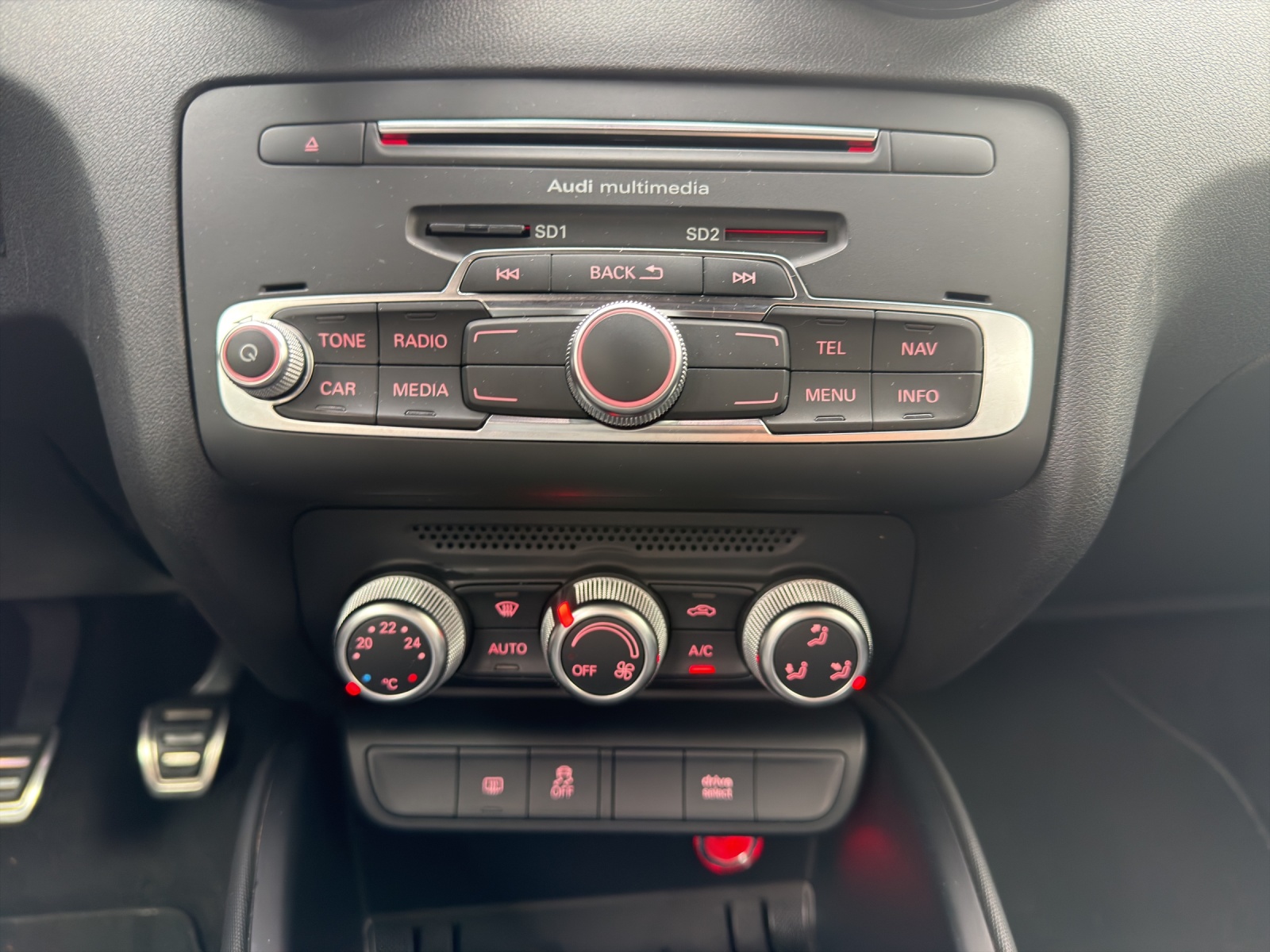 AUDI S1 Sportback 2.0 TFSI Sport quattro-image-11