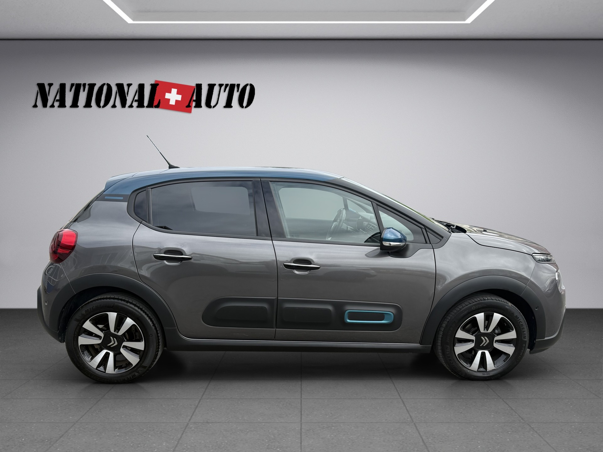 CITROEN C3 1.2i PureTech Swiss Edition EAT6-image-4