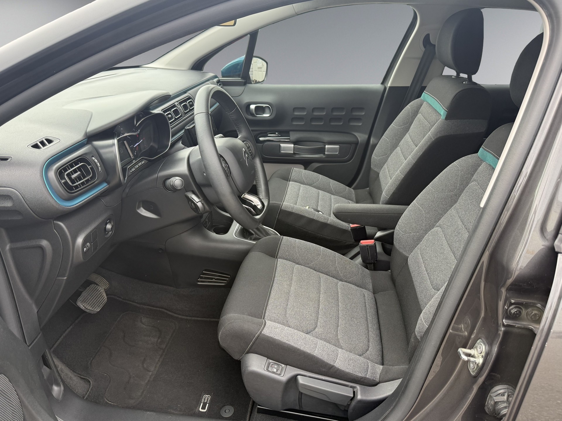 CITROEN C3 1.2i PureTech Swiss Edition EAT6-image-6