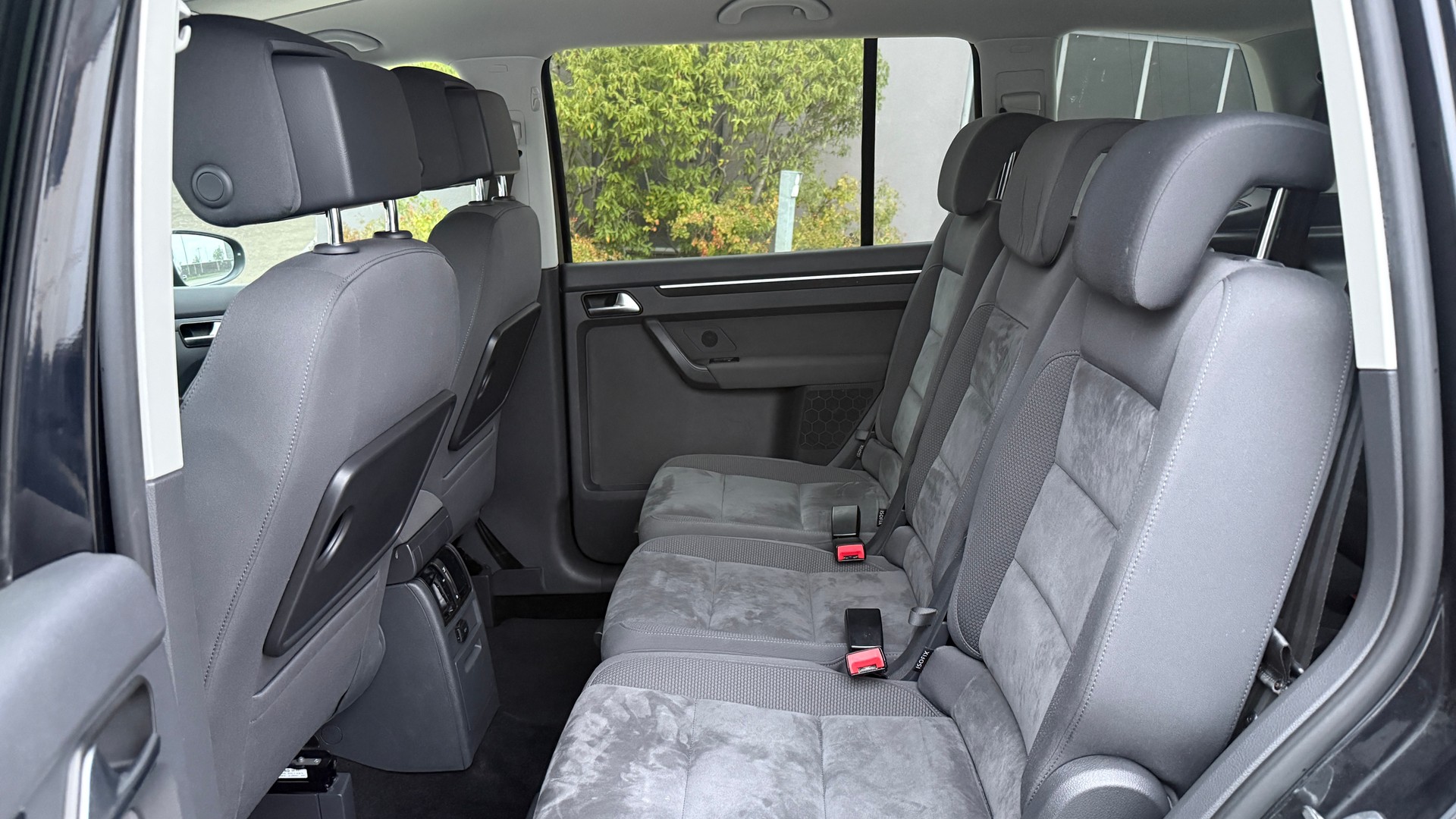 VW Touran 2.0 TDI Highline DSG frisch ab MFK, Servicegepflegt , 7 Plätze, 1 Jahre oder 20000km Garantie-image-9