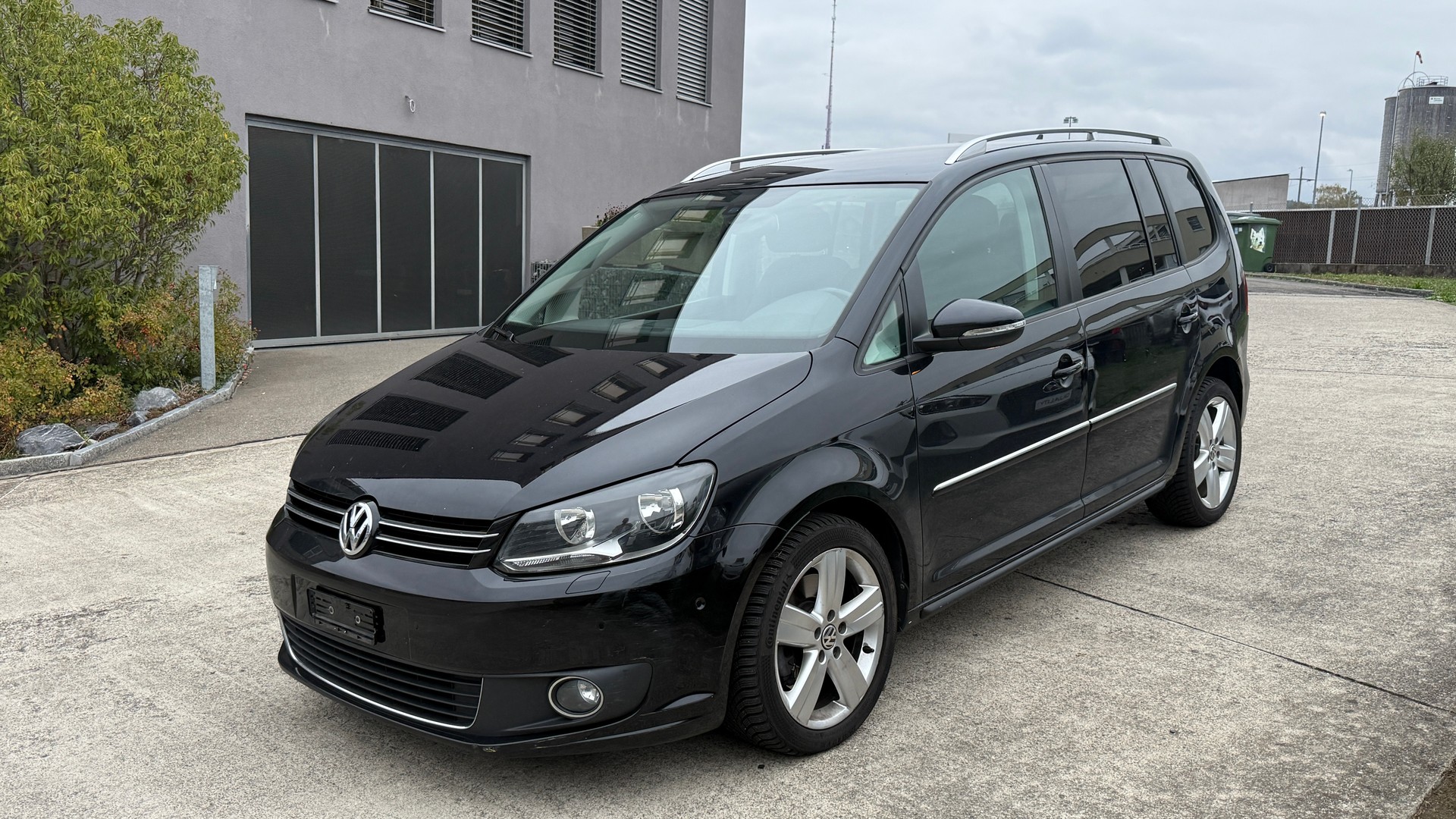 VW Touran 2.0 TDI Highline DSG frisch ab MFK, Servicegepflegt , 7 Plätze, 1 Jahre oder 20000km Garantie-image-0