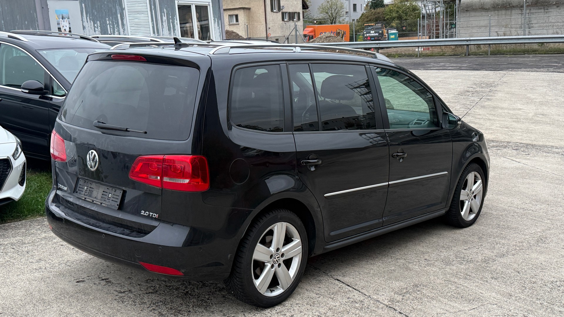 VW Touran 2.0 TDI Highline DSG frisch ab MFK, Servicegepflegt , 7 Plätze, 1 Jahre oder 20000km Garantie-image-3