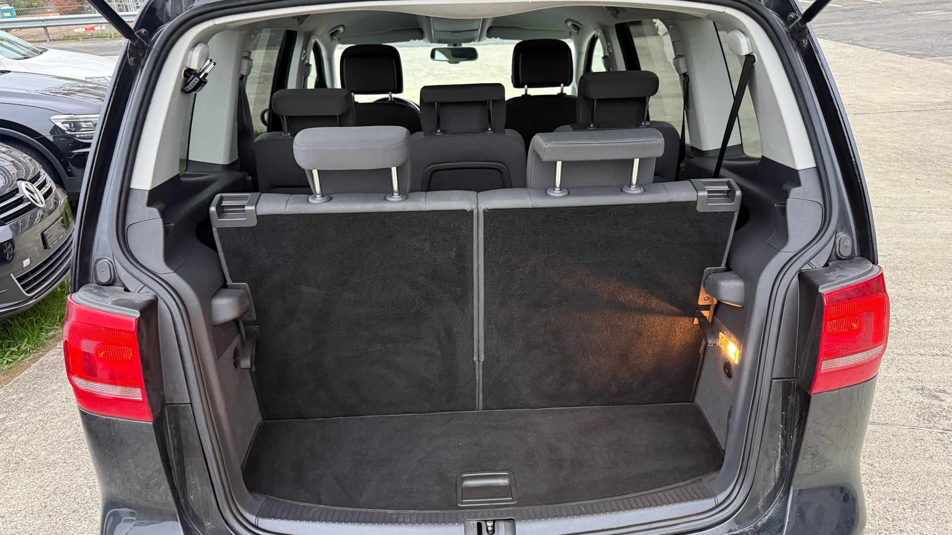 VW Touran 2.0 TDI Highline DSG frisch ab MFK, Servicegepflegt , 7 Plätze, 1 Jahre oder 20000km Garantie-image-10