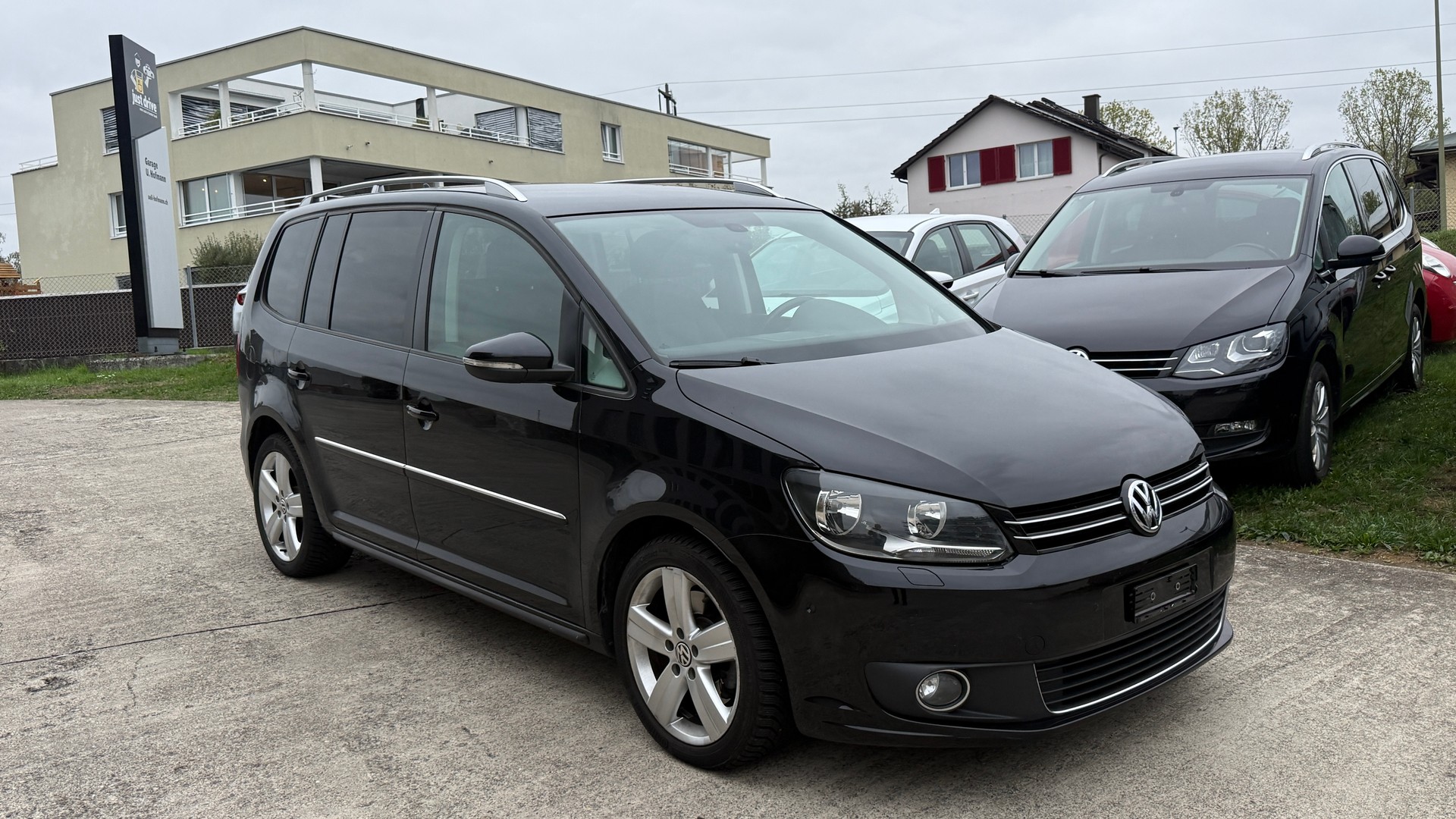 VW Touran 2.0 TDI Highline DSG frisch ab MFK, Servicegepflegt , 7 Plätze, 1 Jahre oder 20000km Garantie-image-2