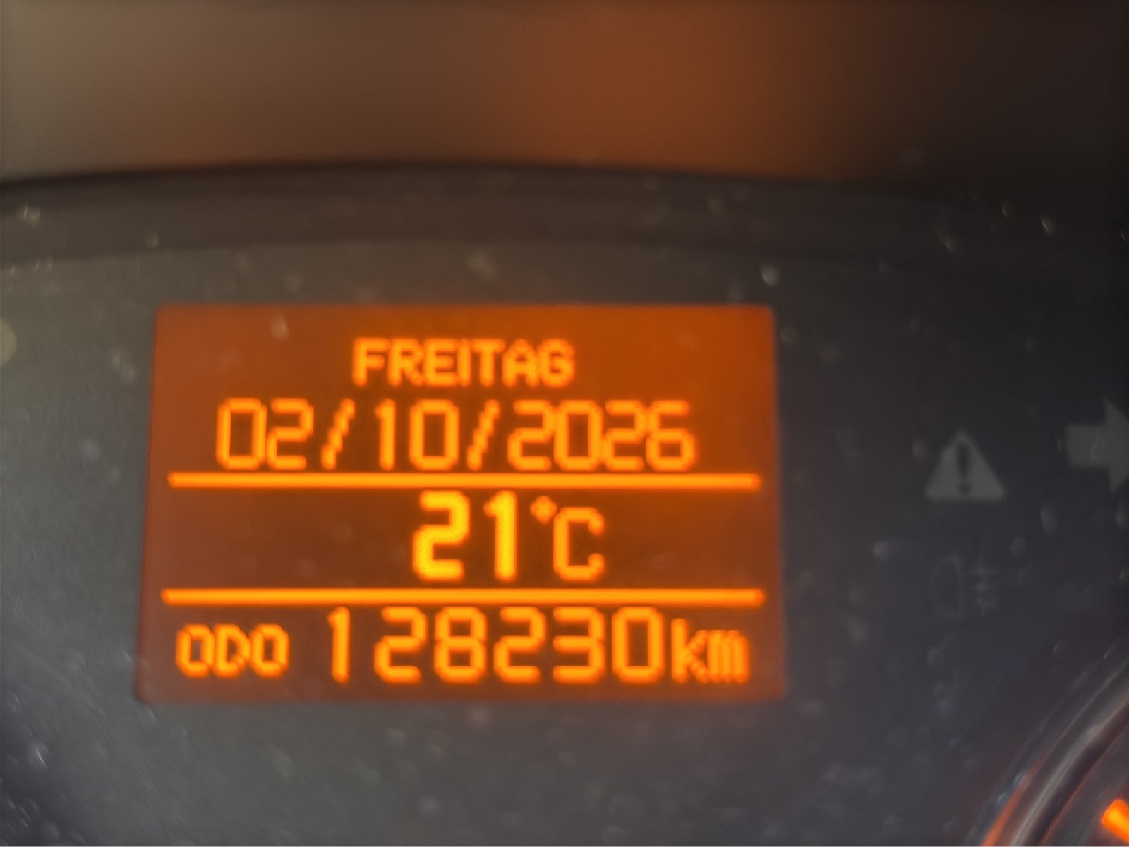 TOYOTA Avensis SW 2.0 Linea Sol Premium Automat Schweizer Hand Fahrzeug aus 1. Hand * Frisch ab Service & ab MFK-image-23