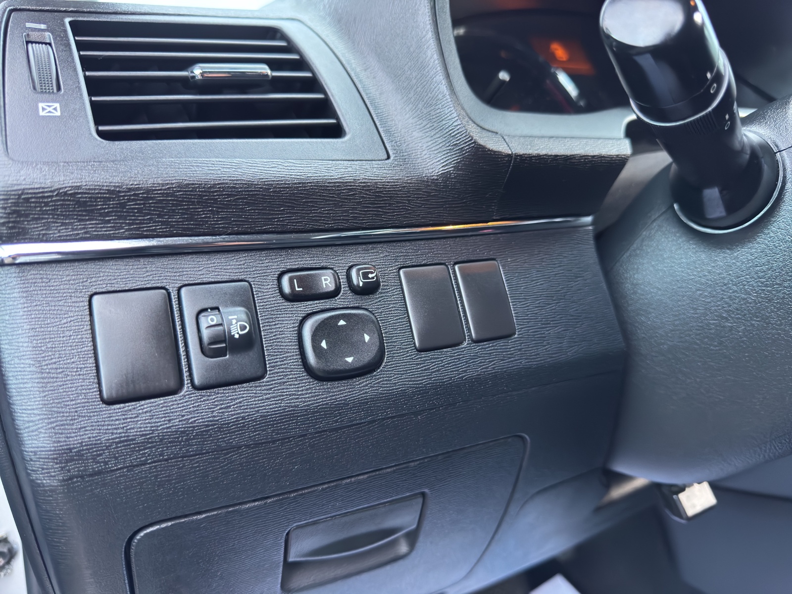 TOYOTA Avensis SW 2.0 Linea Sol Premium Automat Schweizer Hand Fahrzeug aus 1. Hand * Frisch ab Service & ab MFK-image-15