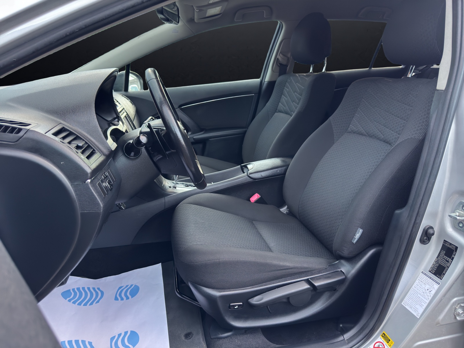 TOYOTA Avensis SW 2.0 Linea Sol Premium Automat Schweizer Hand Fahrzeug aus 1. Hand * Frisch ab Service & ab MFK-image-7