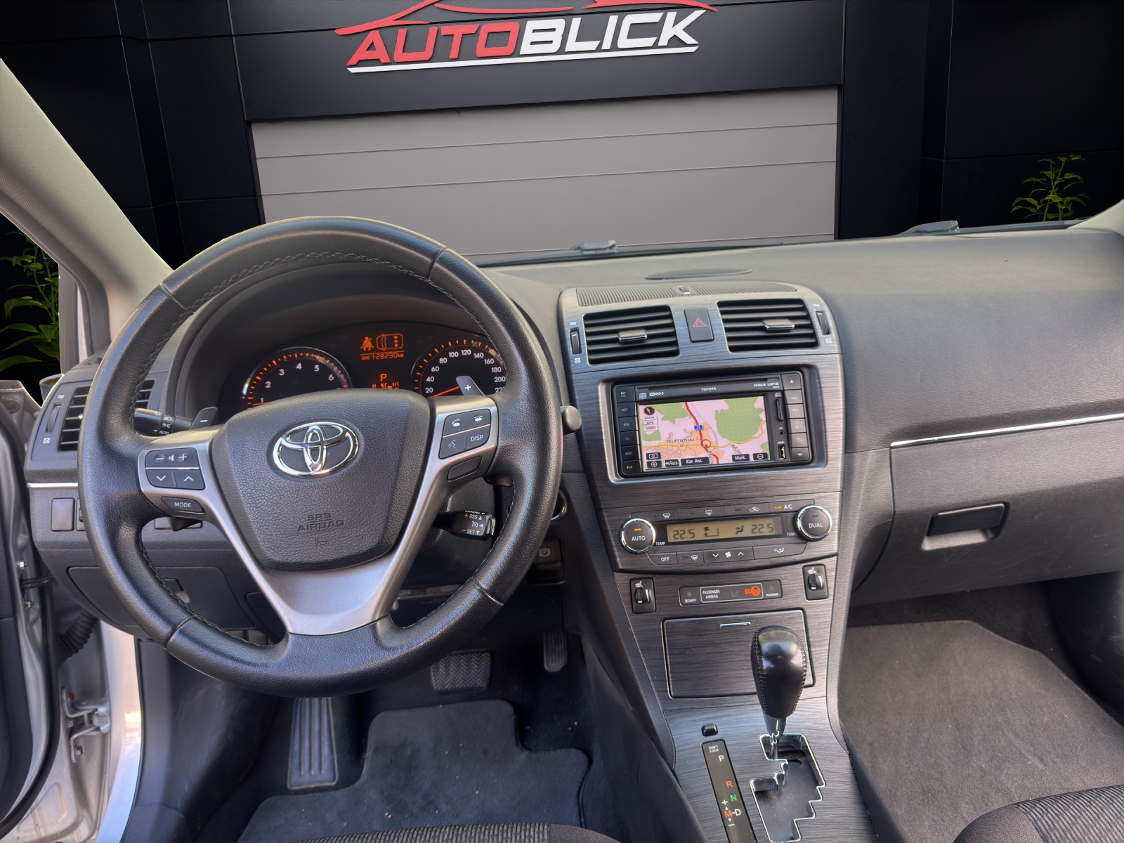 TOYOTA Avensis SW 2.0 Linea Sol Premium Automat Schweizer Hand Fahrzeug aus 1. Hand * Frisch ab Service & ab MFK-image-12