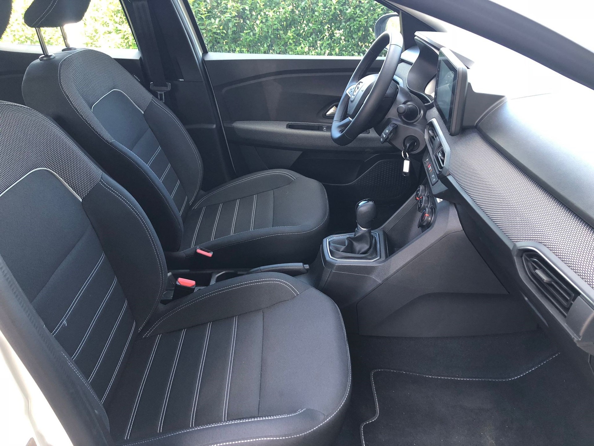 DACIA Sandero TCe 90 Expression CVT-image-9