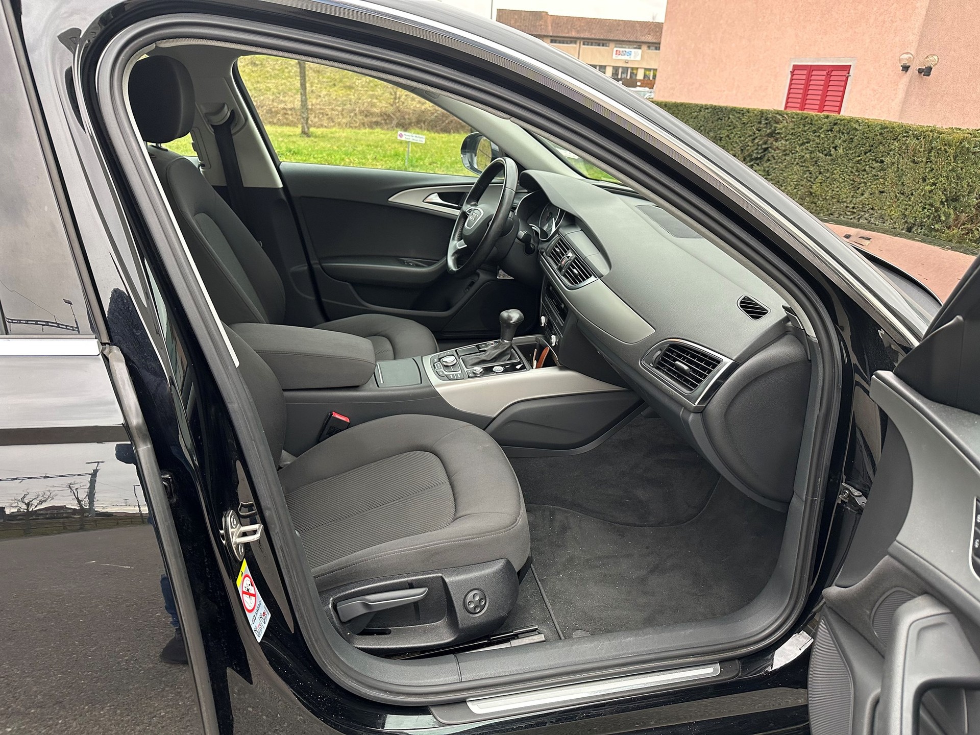 AUDI A6 Avant 2.0 TDI multitronic-image-6