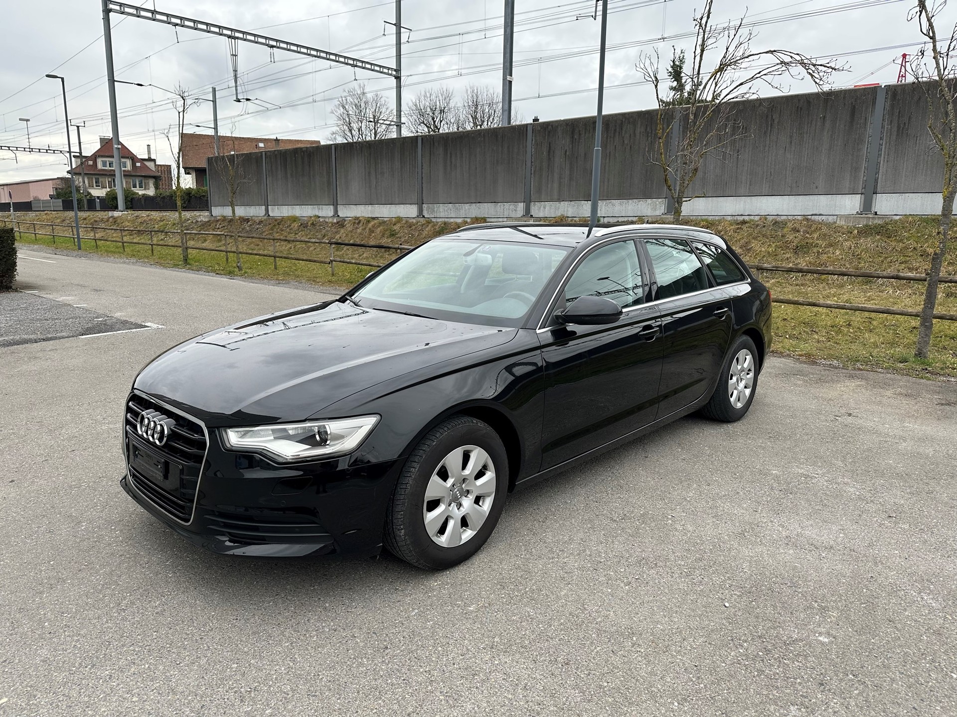 AUDI A6 Avant 2.0 TDI multitronic-image-1