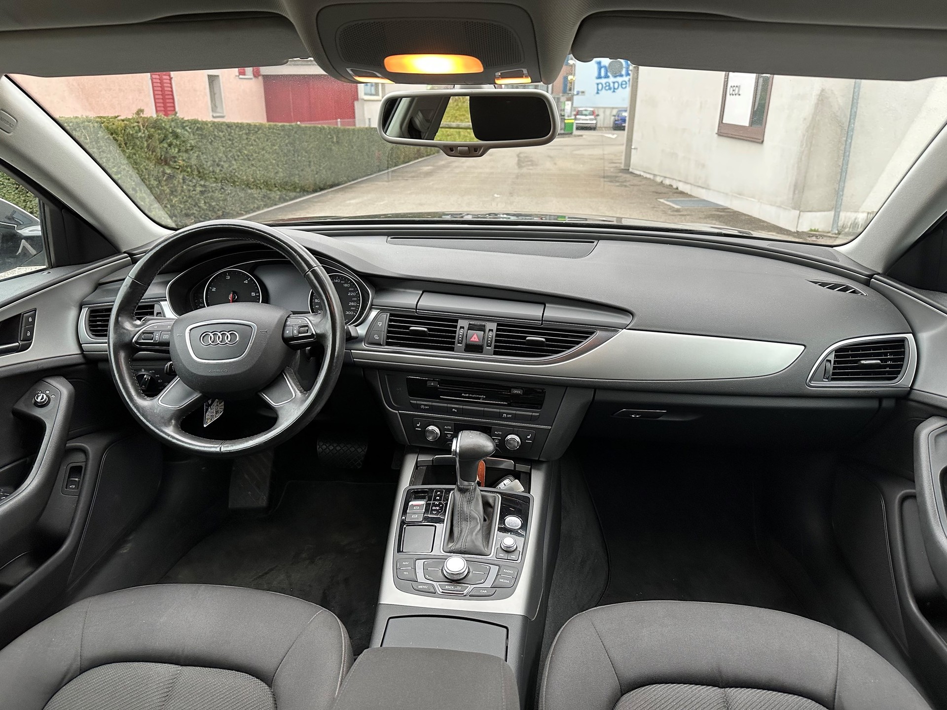 AUDI A6 Avant 2.0 TDI multitronic-image-8