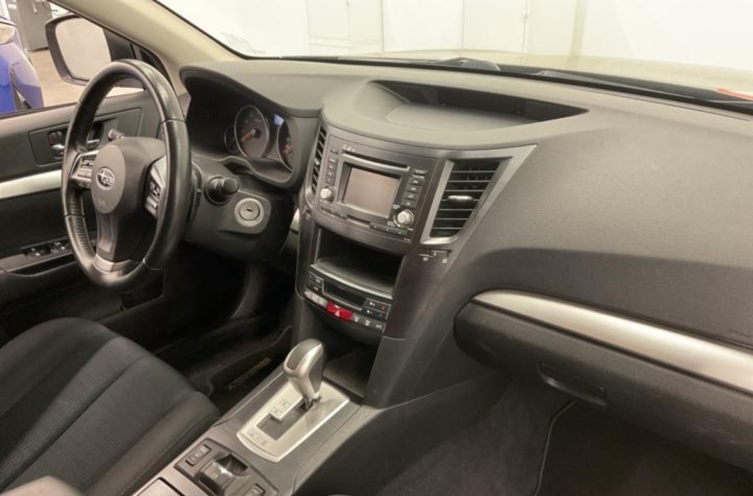 SUBARU Legacy 2.0i Swiss AWD Lineartronic-image-4