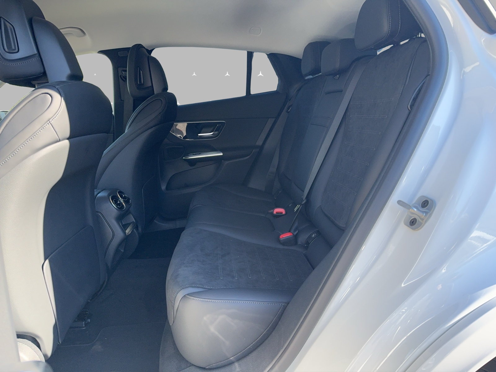 MERCEDES-BENZ GLC Coupé 200 4Matic 9G-Tronic-image-9