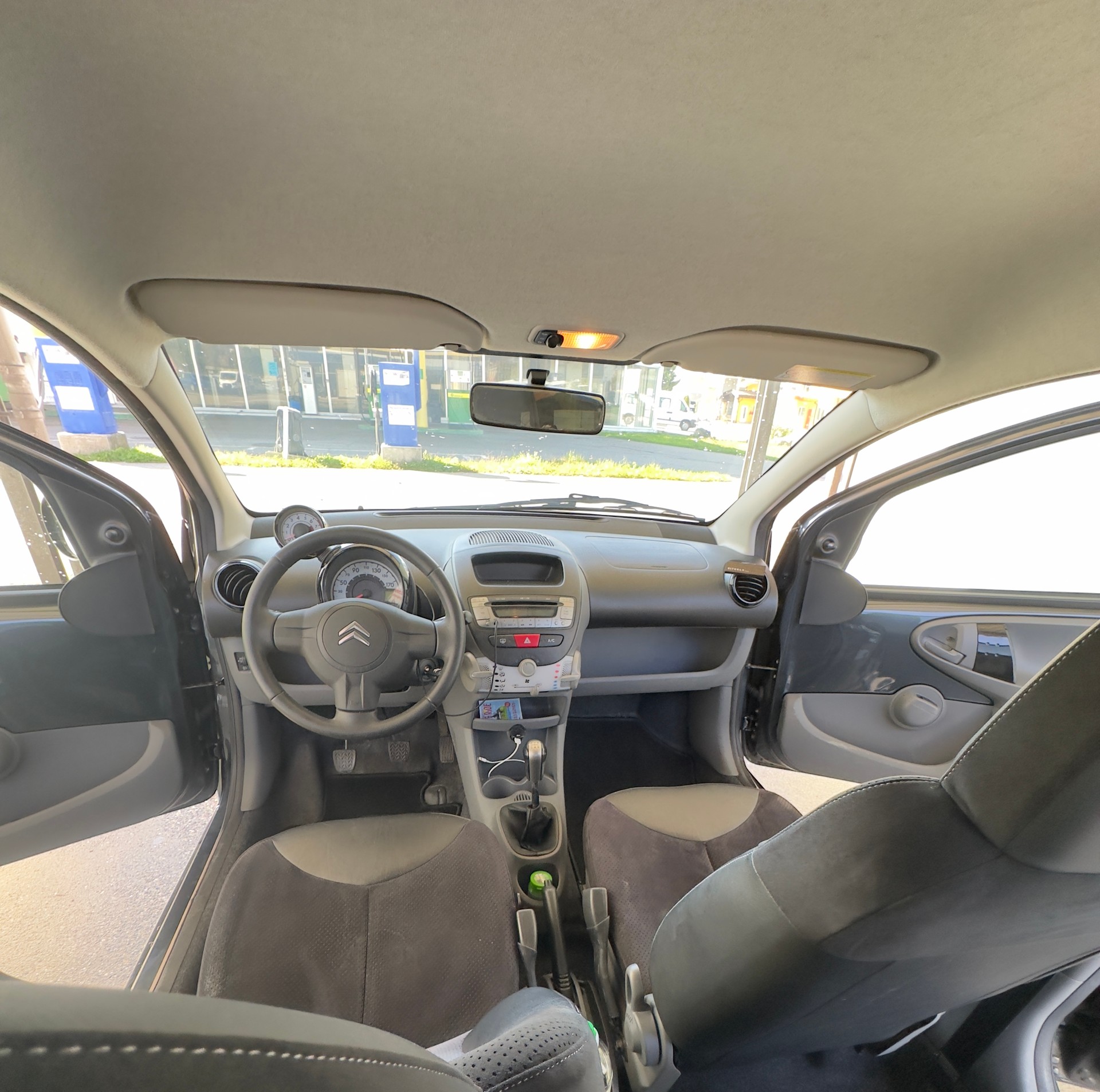 CITROEN C1 1.0i Attraction-image-6