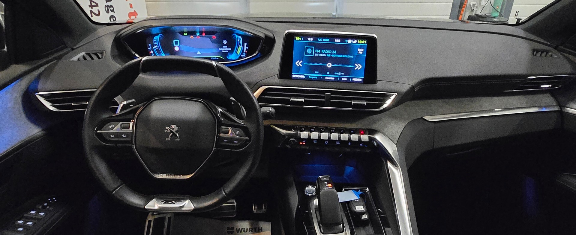 PEUGEOT 3008 300e Hybrid4 GT EAT8-image-25