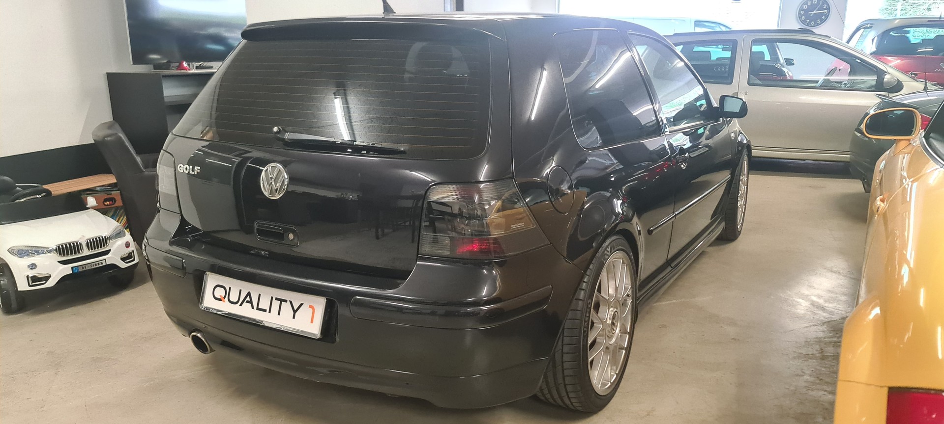 VW Golf 1.8 T GTI 25 Years-image-6