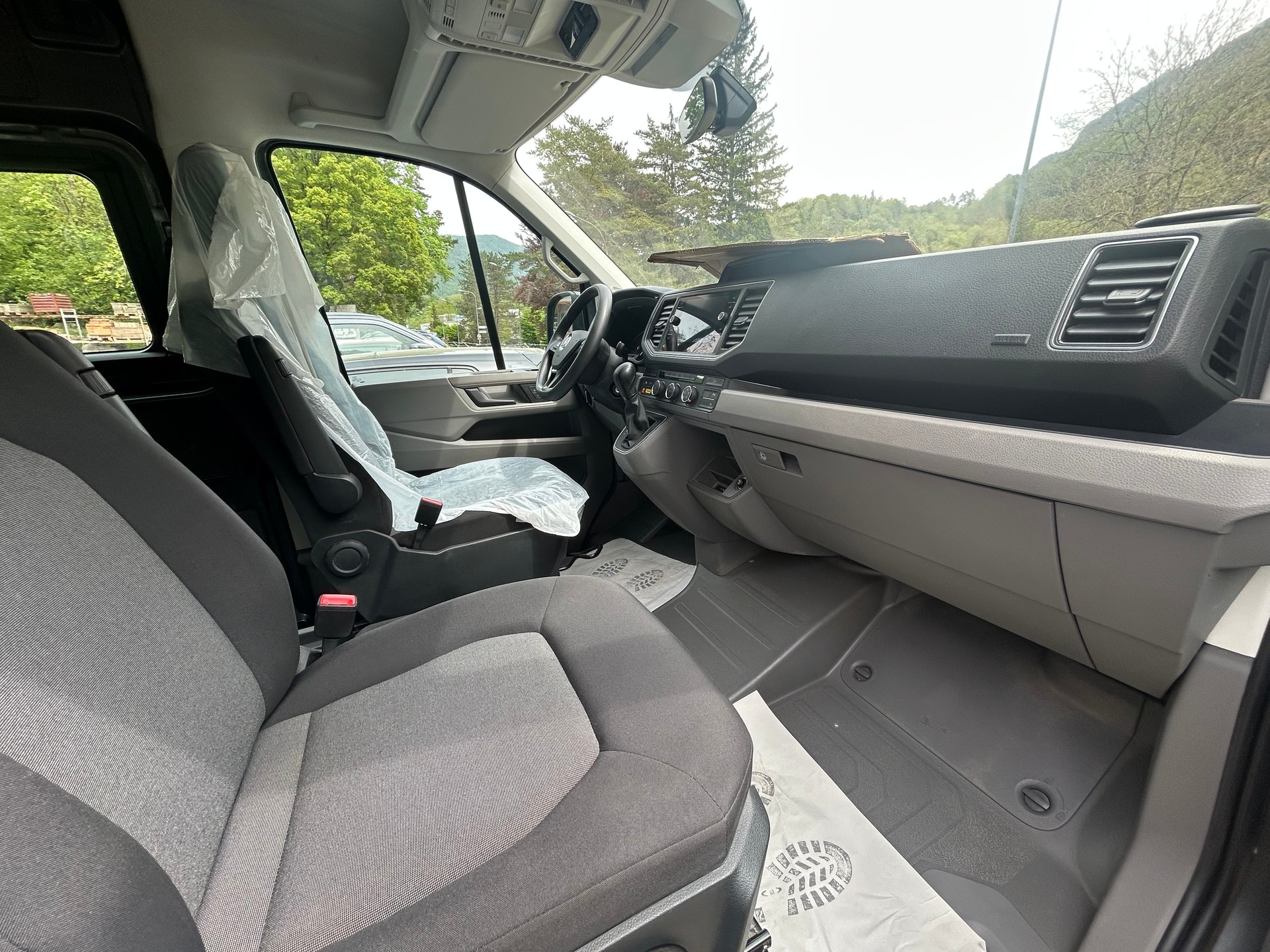VW Crafter 35L 2.0 BiTDI L5 4Motion A-image-6