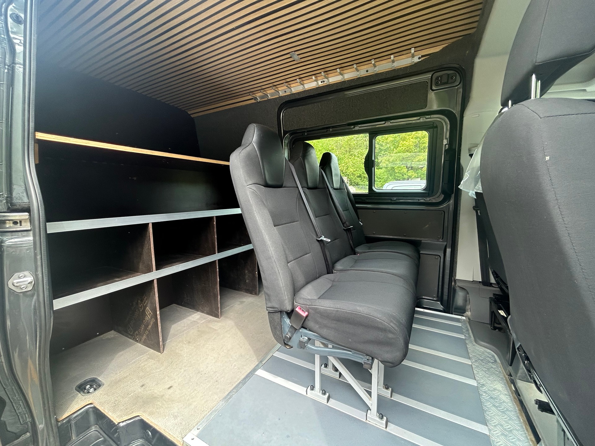 VW Crafter 35L 2.0 BiTDI L5 4Motion A-image-1
