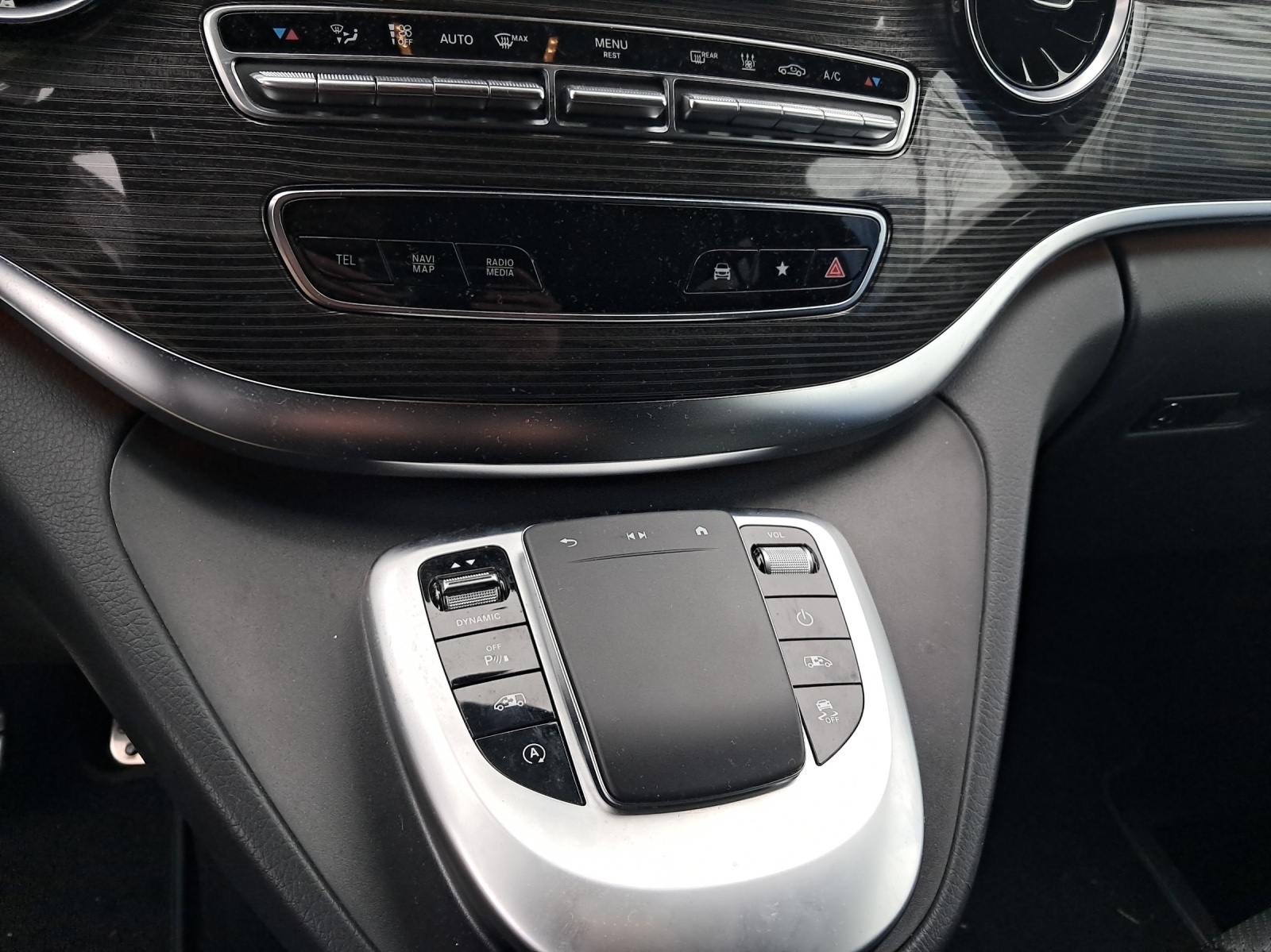 Image MERCEDES-BENZ V-300 V 300 d lang Swiss Edition 4Matic 9G-Tronic