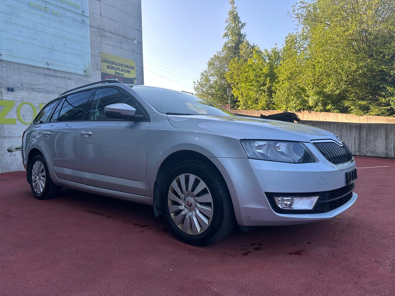 SKODA Octavia Combi 1.8 TSI Ambition 4x4 DSG-image-2