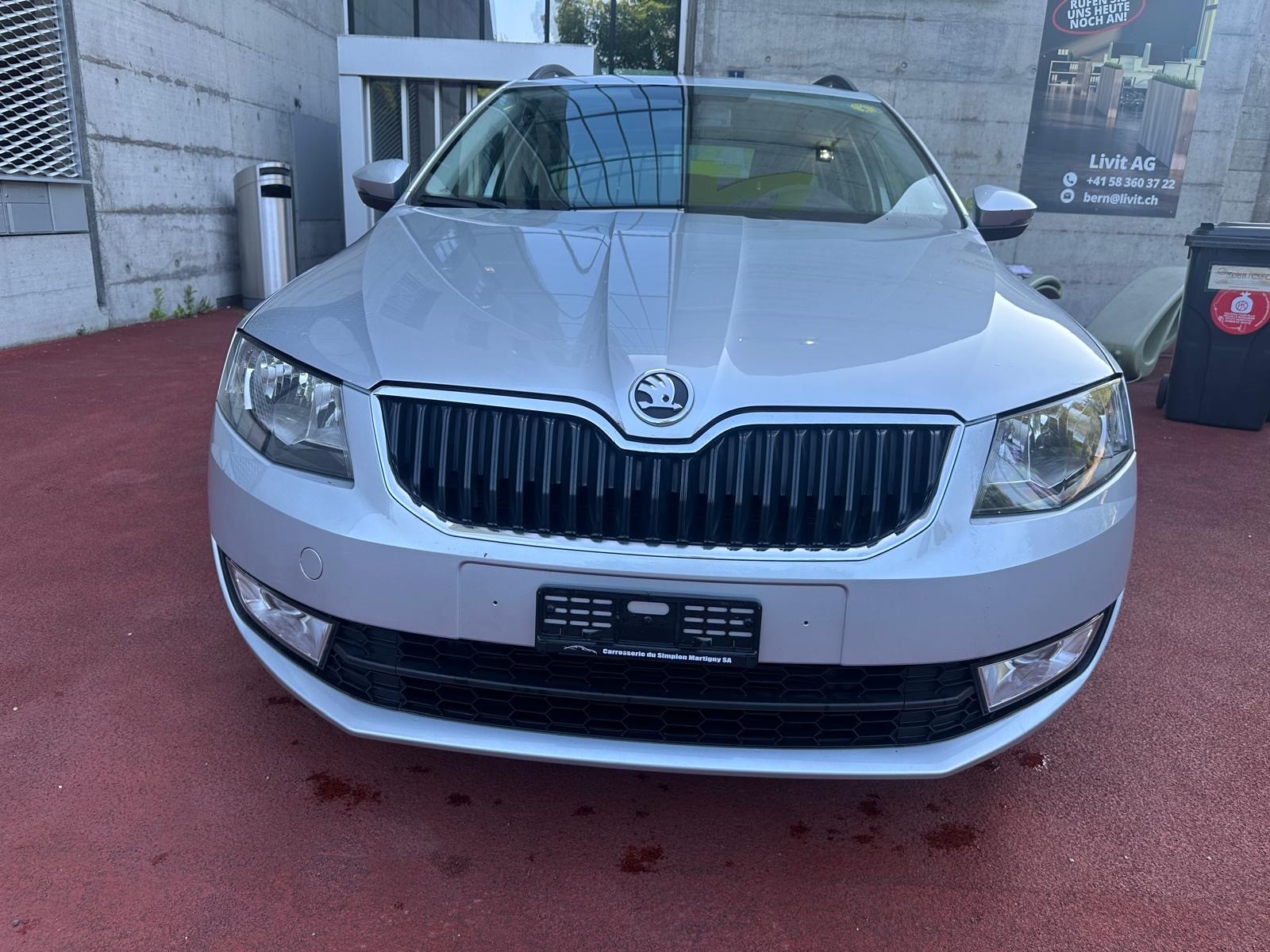 SKODA Octavia Combi 1.8 TSI Ambition 4x4 DSG-image-0
