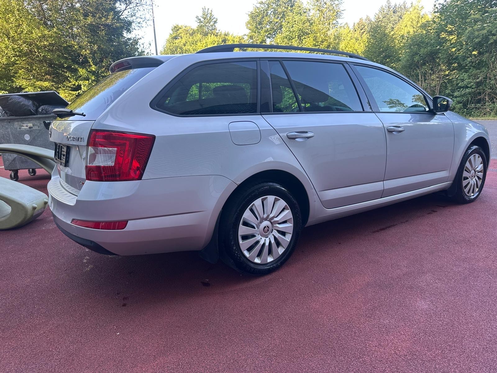 SKODA Octavia Combi 1.8 TSI Ambition 4x4 DSG-image-4
