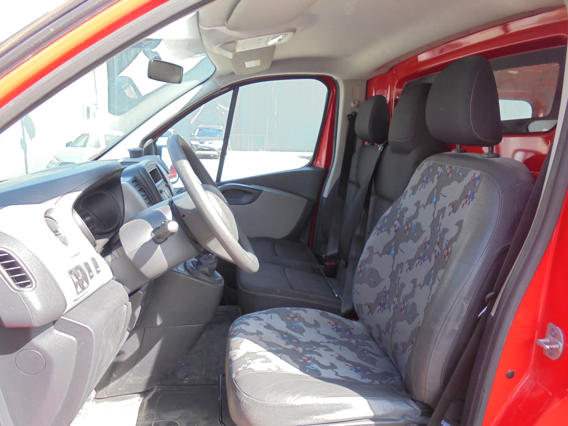 RENAULT Trafic 1.6 ENERGY TwinT. dCi125 2.9t Busin. L1H1-image-9