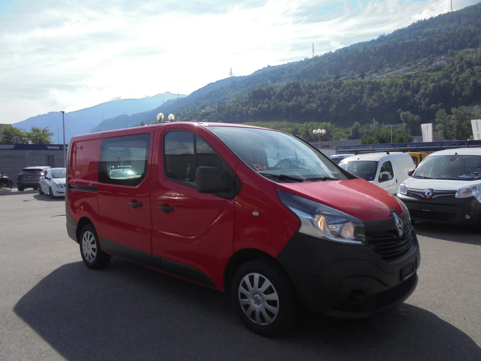 RENAULT Trafic 1.6 ENERGY TwinT. dCi125 2.9t Busin. L1H1-image-2