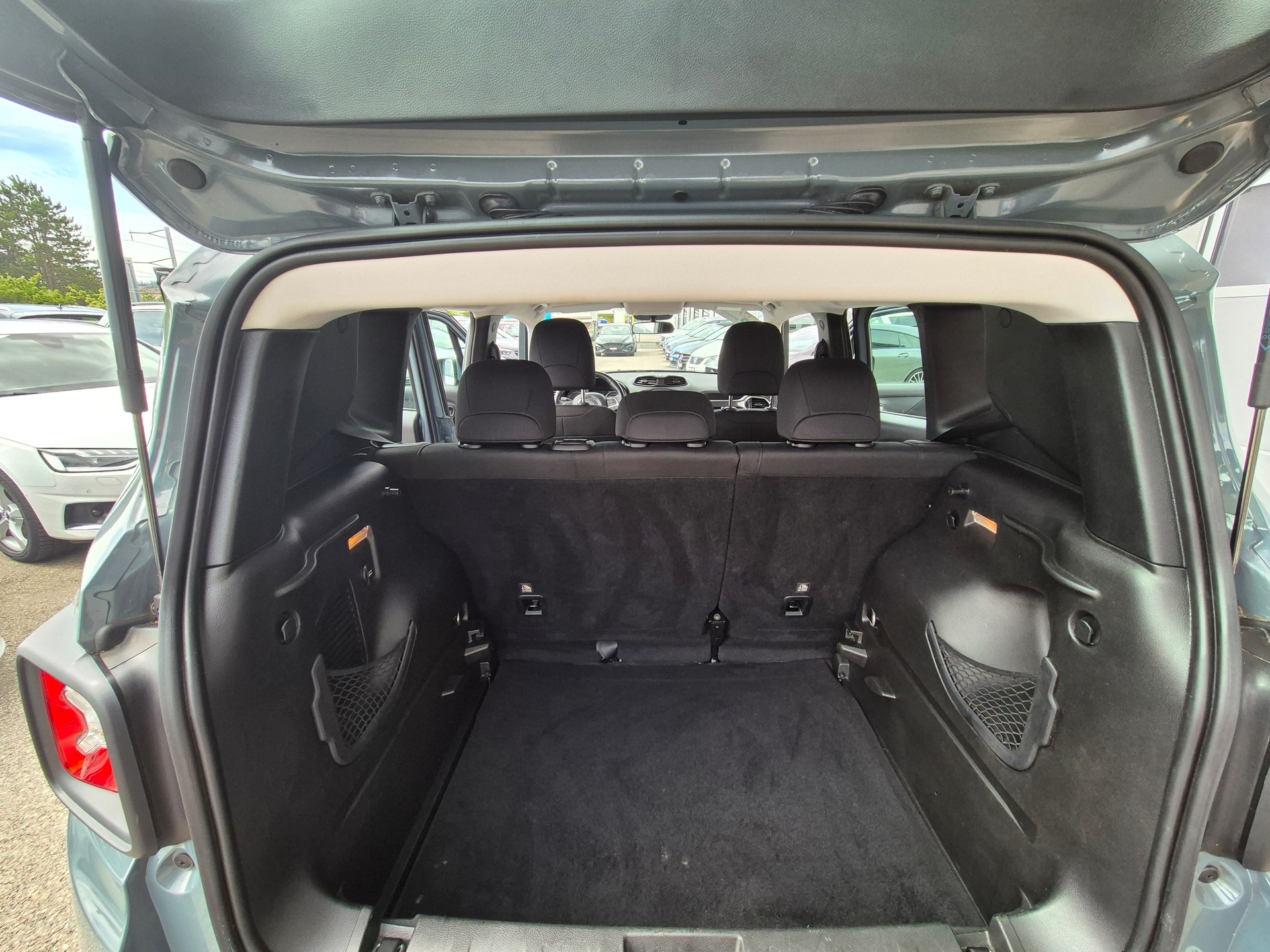 JEEP Renegade 1.4 Turbo Longitude-image-11