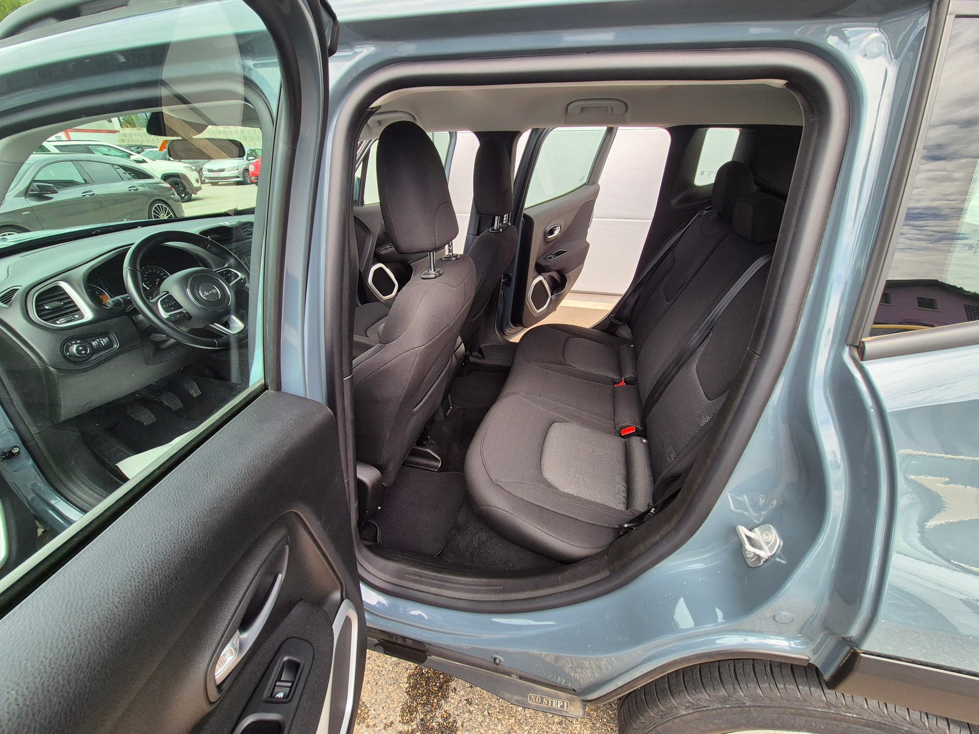 JEEP Renegade 1.4 Turbo Longitude-image-9