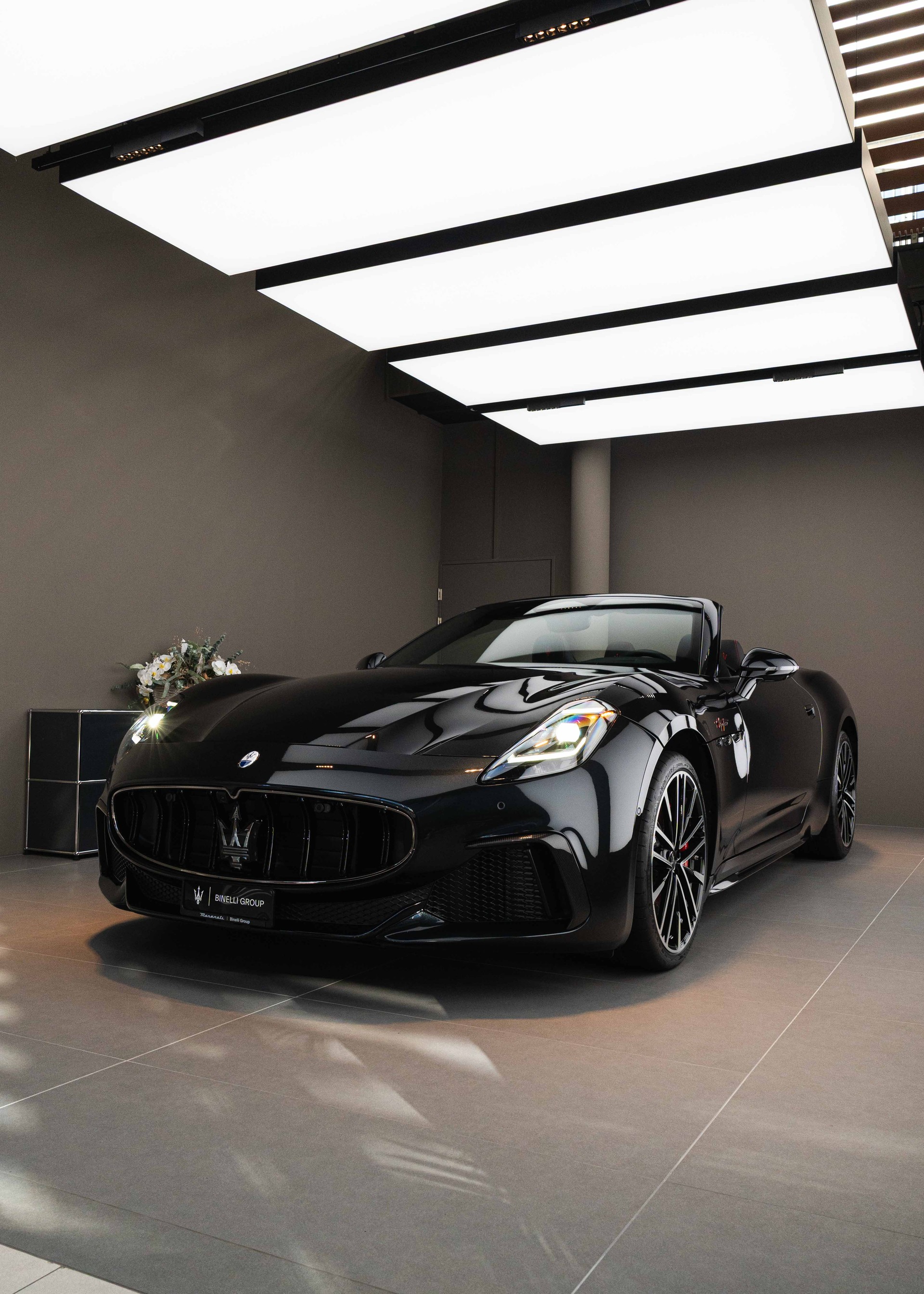 MASERATI GranCabrio Trofeo - 2.99% Leasing-showroom-element-2