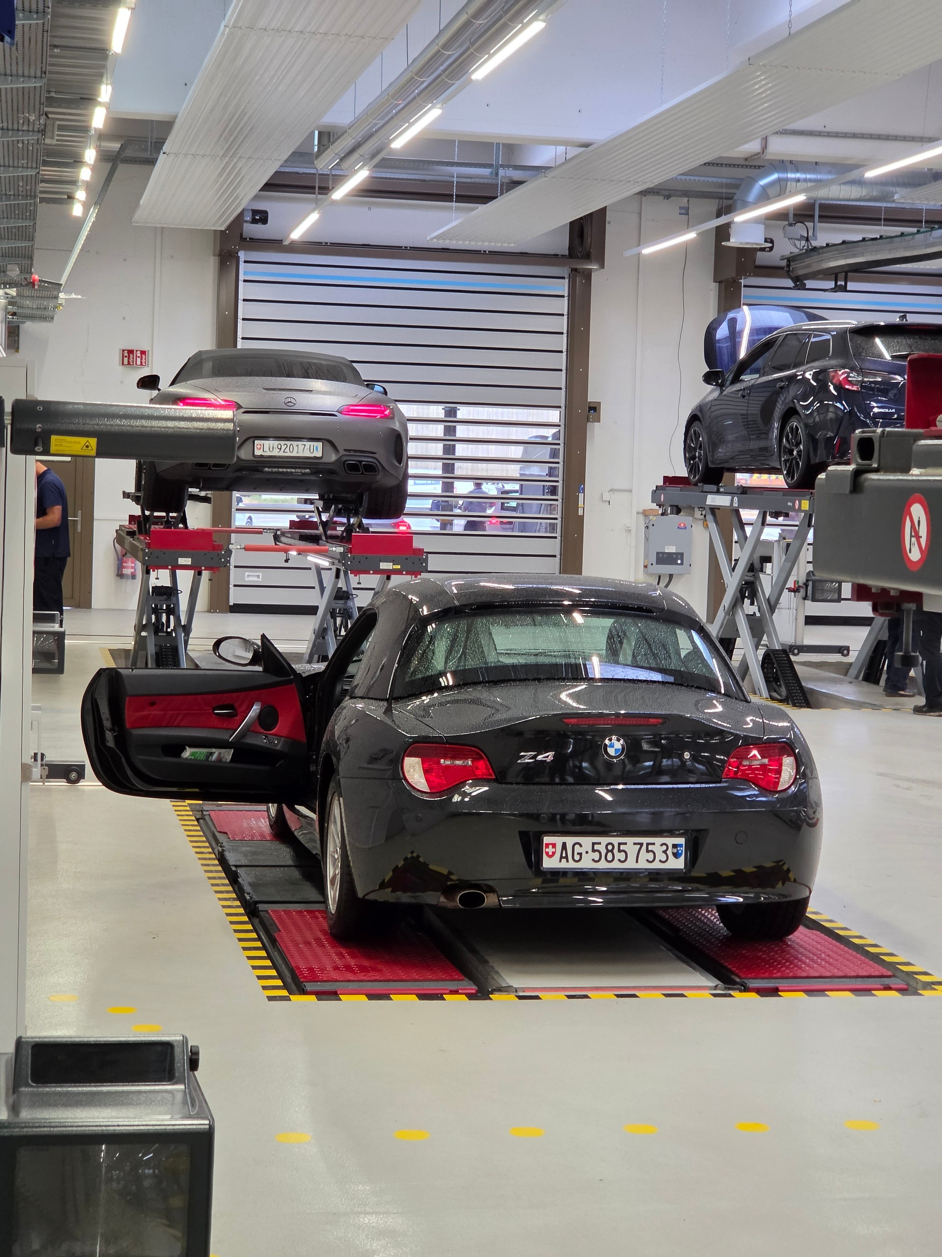 BMW Z4 2.0i Roadster-image-0