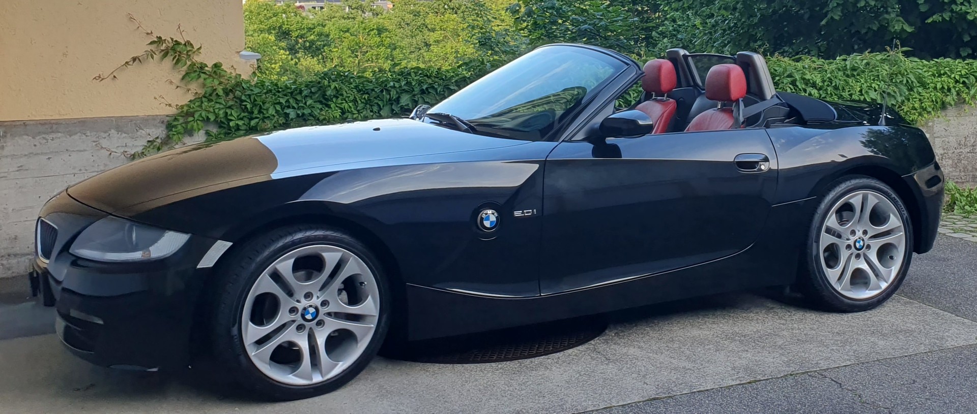BMW Z4 2.0i Roadster-image-4